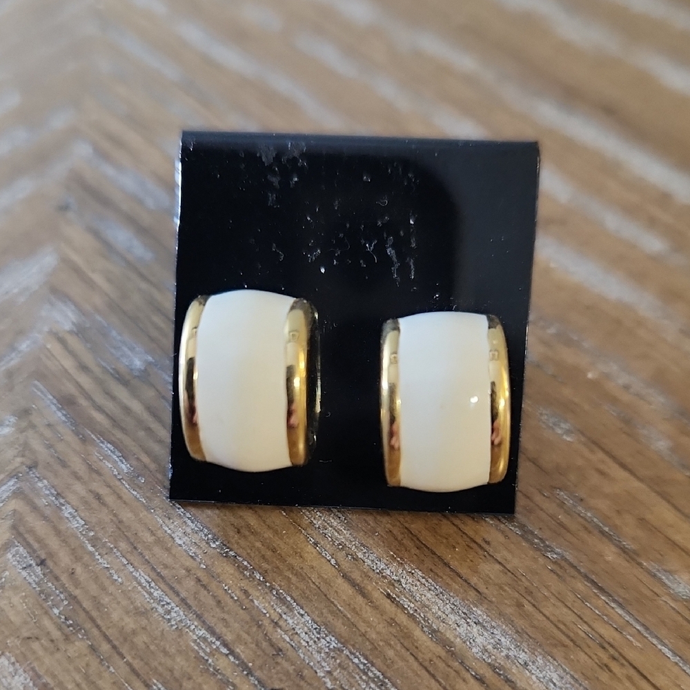 Vintage Gold Tone and Cream Earrings